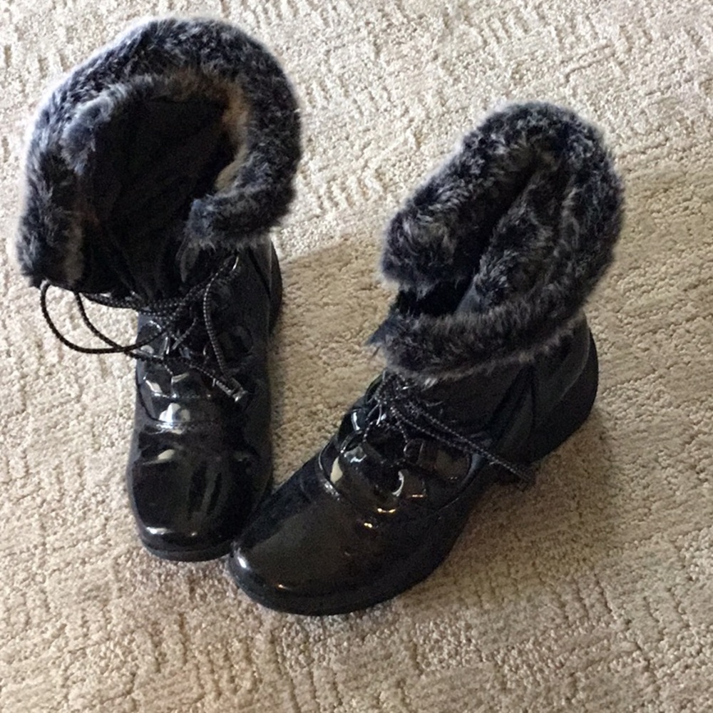 Totes blk patten leather lace up size 8 boots